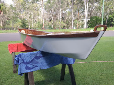 Outrigger canoe hull