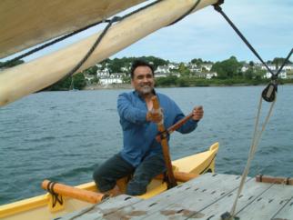 Tahiti Wayfarer being sailed with a steering paddle